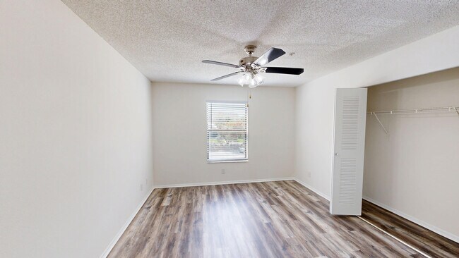 Interior Photo - Inlet Bay at Gateway