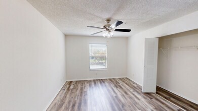 Interior Photo - Inlet Bay at Gateway