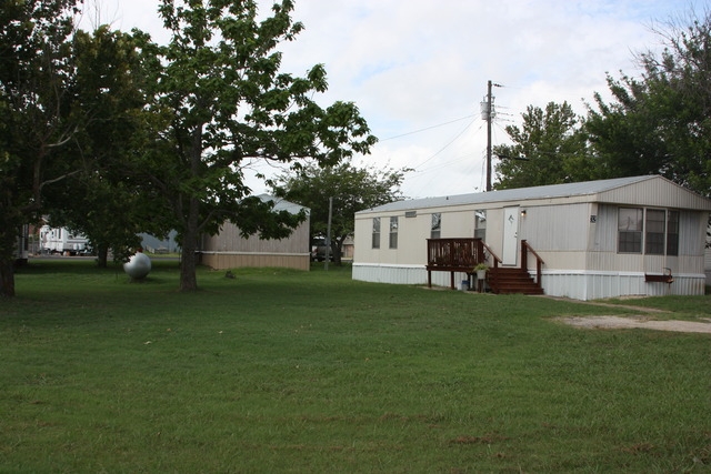 Building Photo - 2100 Indian Trail