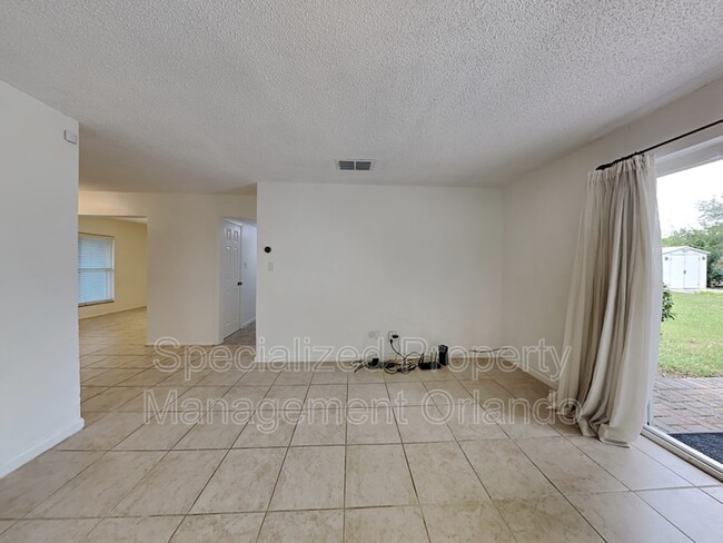 Foto del edificio - 7311 Lake Marsha Dr