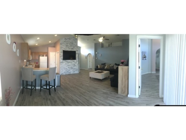 Building Photo - 2604 Silver Star Dr SW