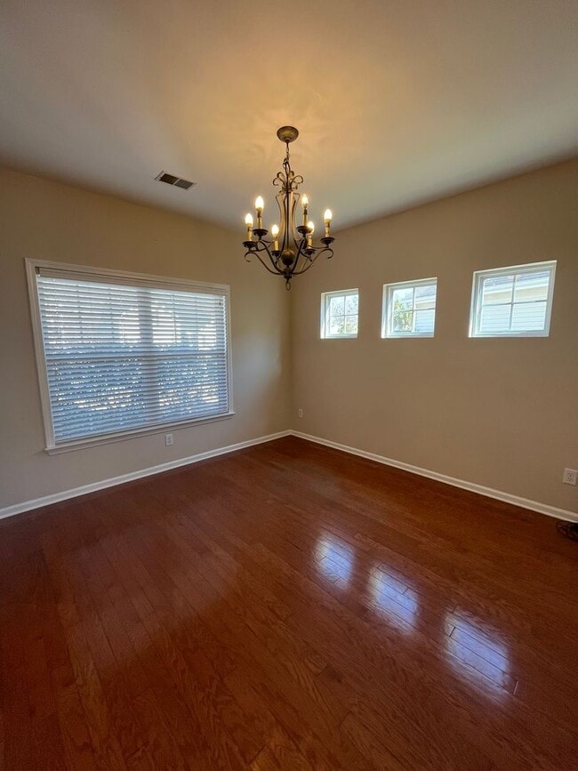 Building Photo - 4 Bedroom home in Arbor Walk