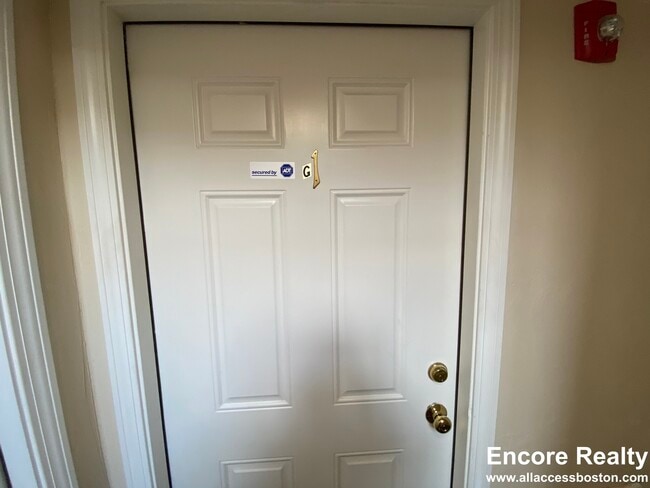 Building Photo - 895 Huntington Ave