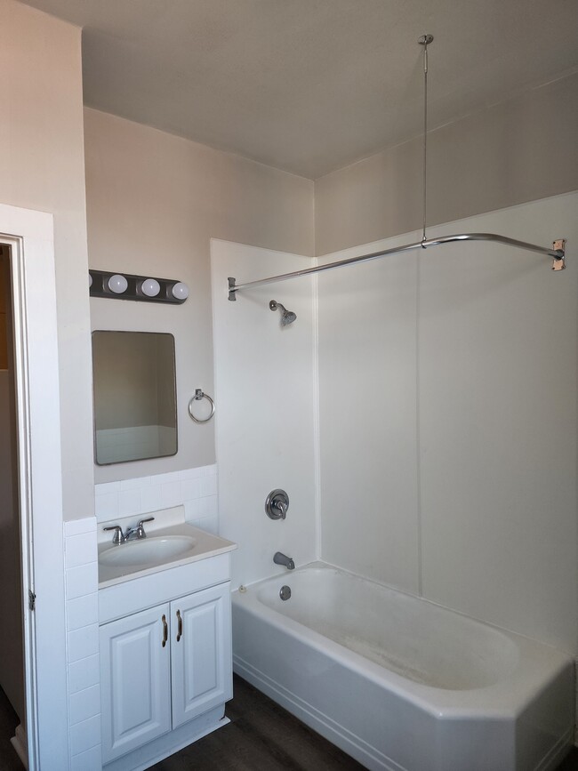 Foto del edificio - 1021 Broadway Apt 3