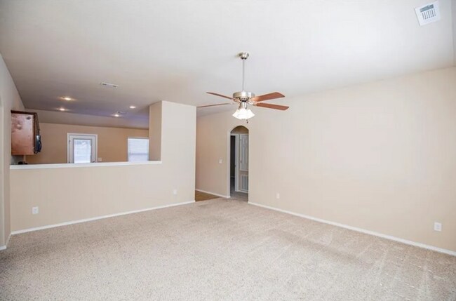 Foto del edificio - Charming 3 Bed, 2 Bath Home | Fenced Yard ...