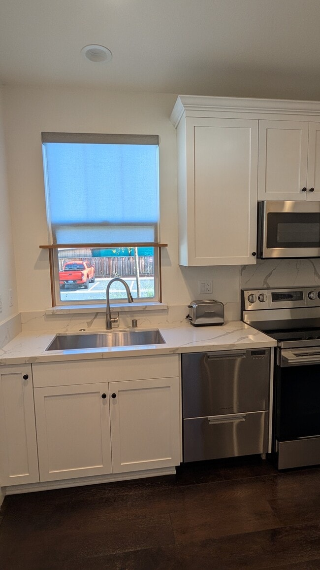 Foto del edificio - 1604 Winding Creek Way