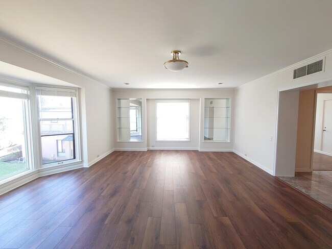 Foto del edificio - 3200 E Hampshire St