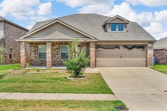 Building Photo - 2310 San Marcos Dr