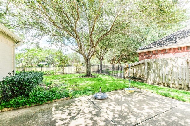 Building Photo - 21507 Willow Glade Dr