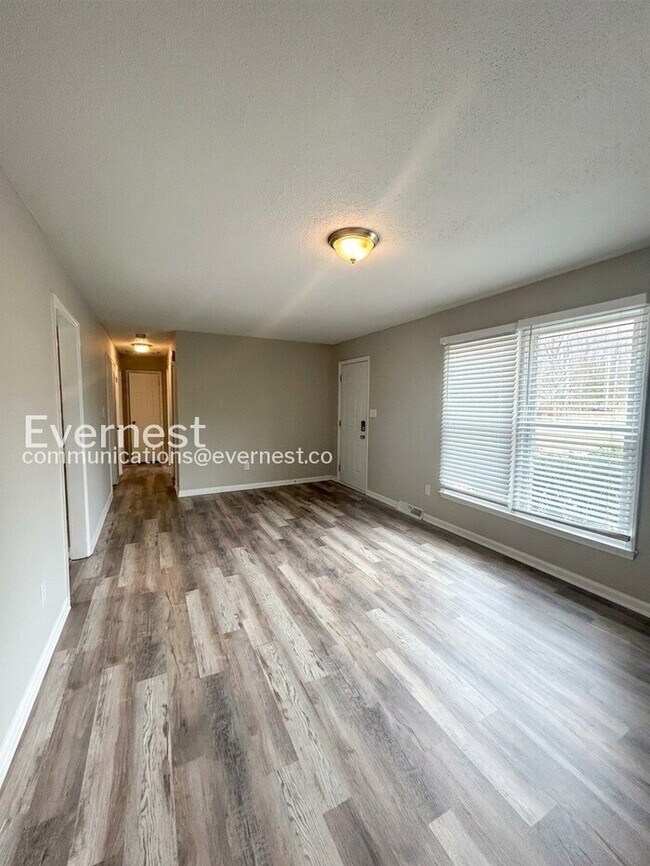 Building Photo - 1676 Guilford Dr