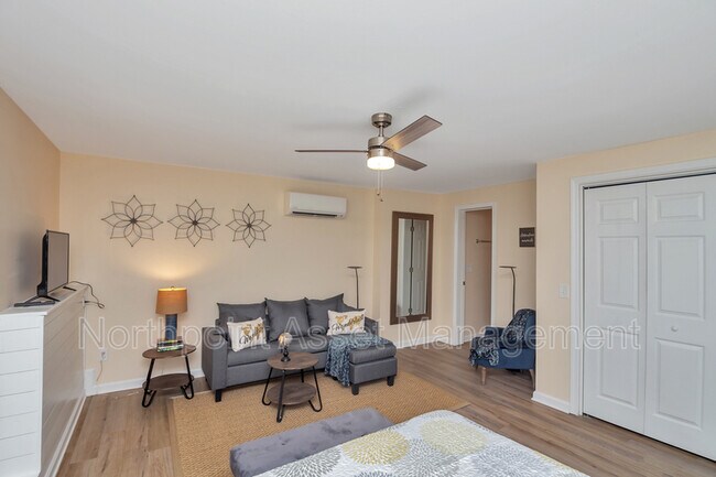 Building Photo - 4111 Fredericksburg Dr