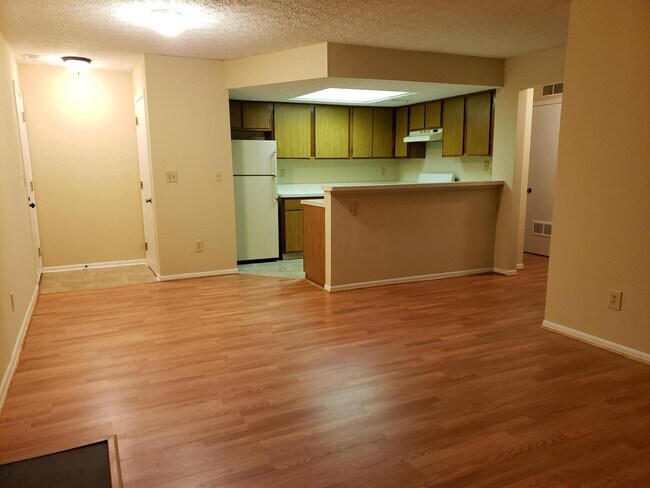 Foto del edificio - 5334 Darlington Rd