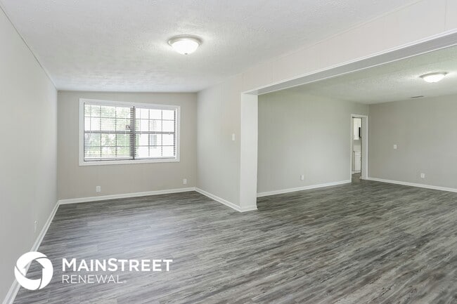 Foto del edificio - 6245 Green Pine Ln