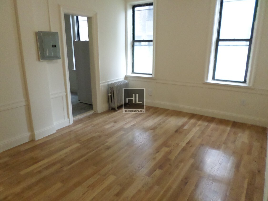 Primary Photo - 163-24-163-89 89th Ave