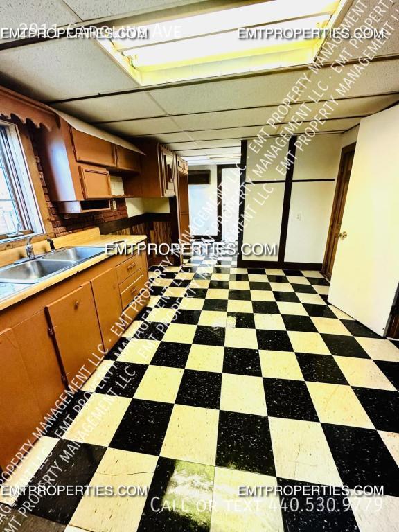 Foto del edificio - 2911 Caroline ave