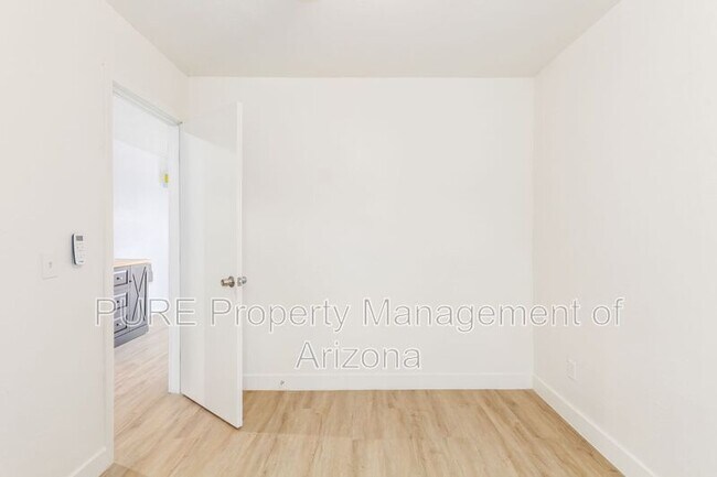 Building Photo - 1538 W Fillmore St