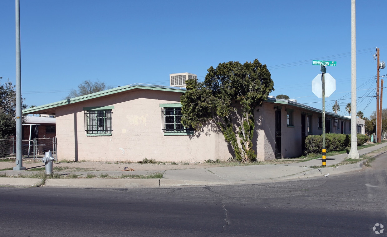 Building Photo - 302 W Irvington Rd