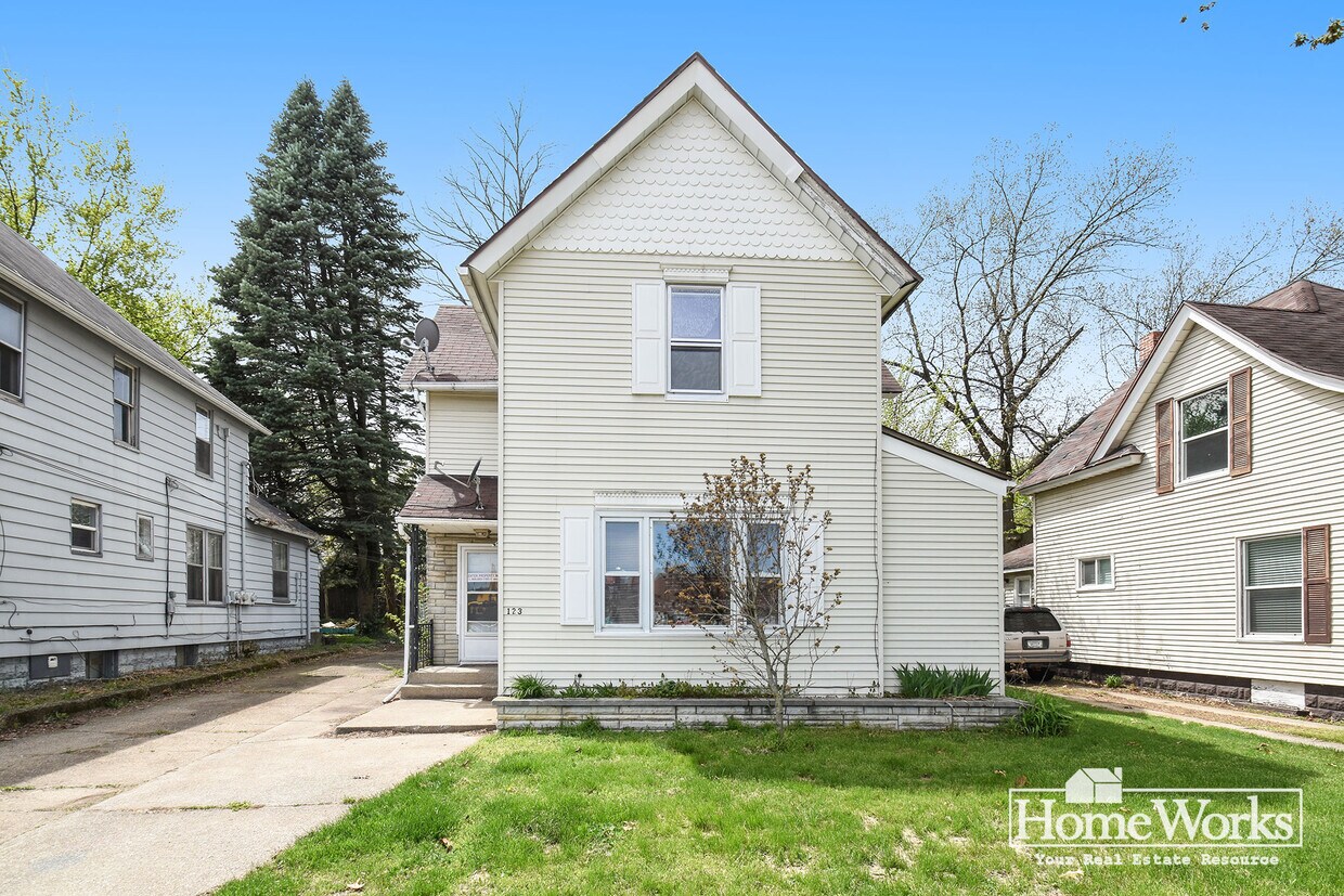 123 Indiana Ave, Mishawaka, IN 46544 House Rental in Mishawaka, IN