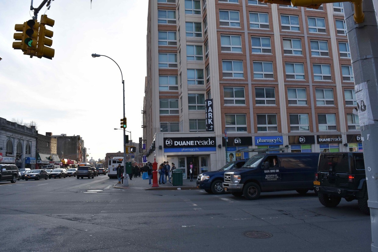 Fotografía del edificio - 514 E 163rd St