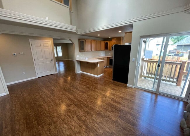Foto del edificio - 3008 Mountain Ridge Ln