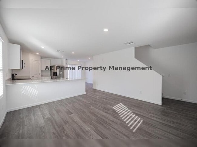 Building Photo - 334 Paseo Xing Ln