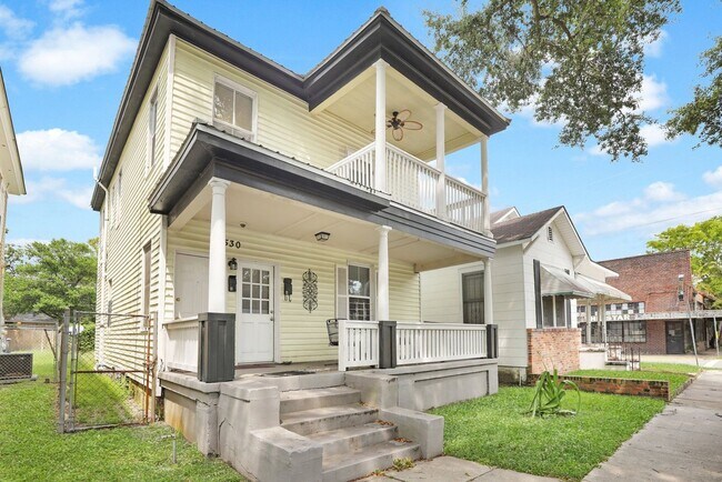 Building Photo - Annual 2/1 Furnished Rental near Downtown Savannah