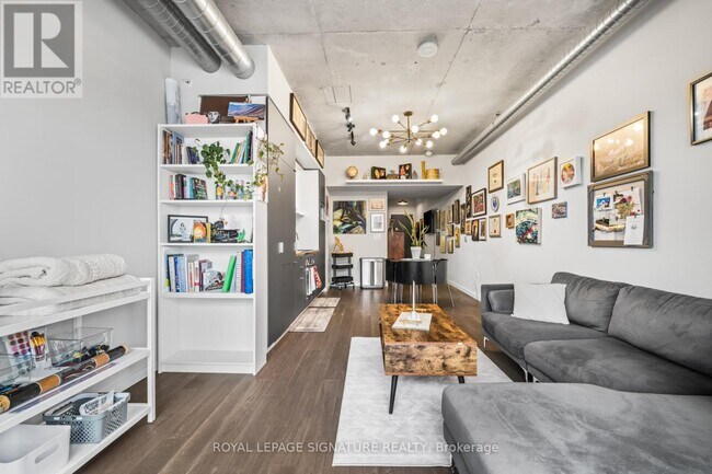 Building Photo - 170 Bayview Ave