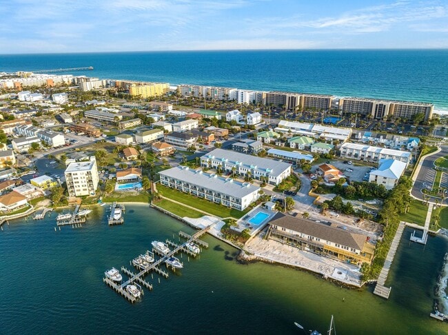 Building Photo - Luxury Townhome! Ideal location!!