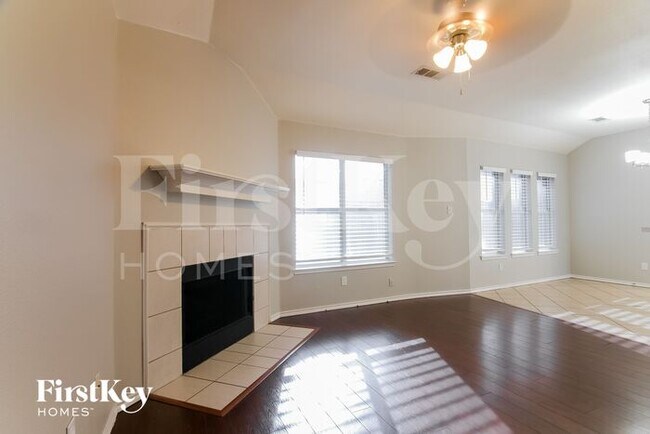 Foto del edificio - 1723 Ryanfeld Dr