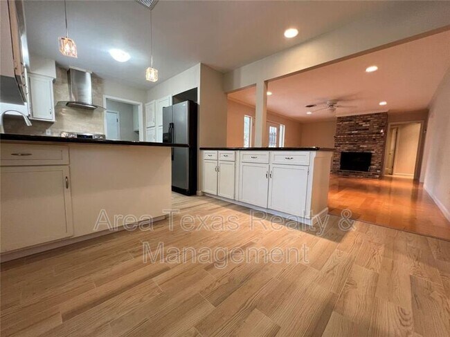 Foto del edificio - 4834 Sanford Rd