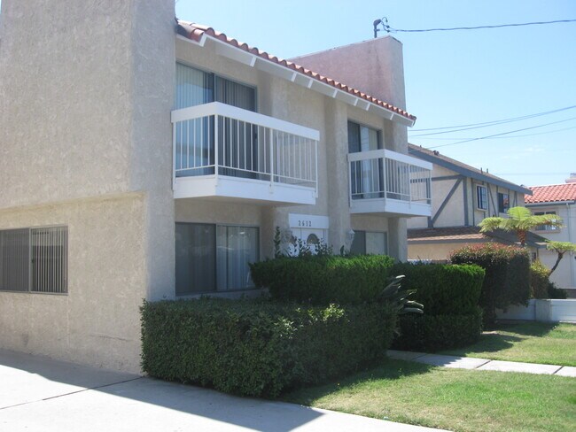 Foto del edificio - 2612 Mathews Ave