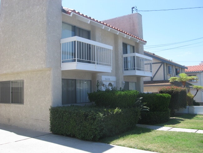 Building Photo - 2612 Mathews Ave