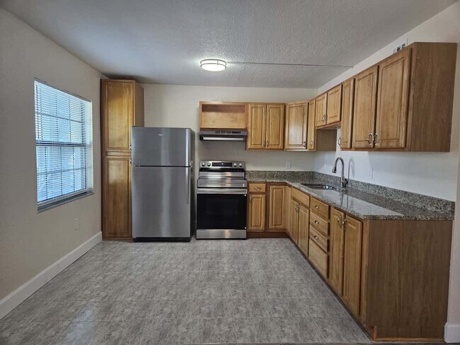 Foto del edificio - 4414 N Clark Ave