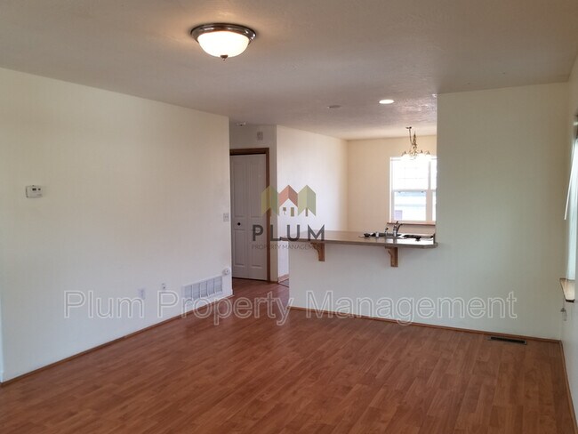 Building Photo - 1620 S 14th St W