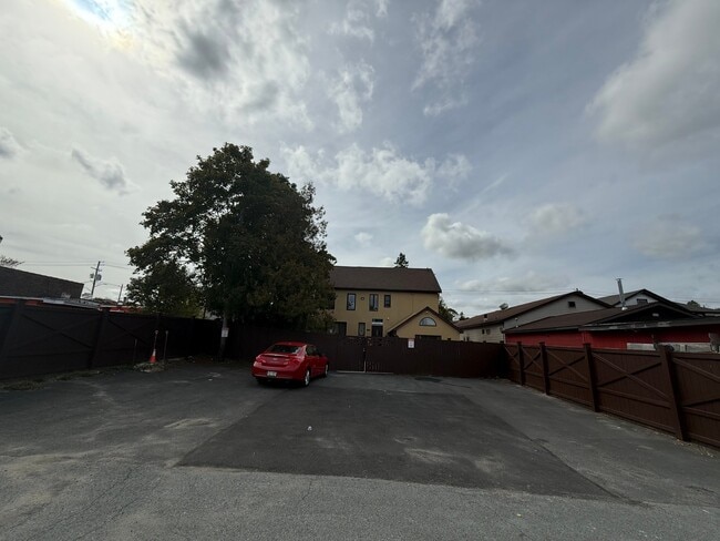 Foto del edificio - 504 Broadway