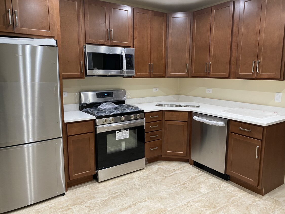 Newly Renovated Kitchen - 5042 N Parkside Ave