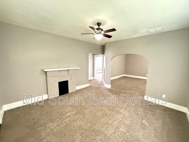 Foto del edificio - 1359 S Parkway E