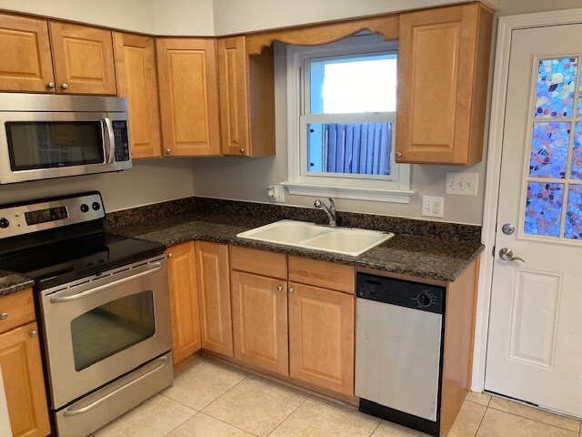 Kitchen - 6300 Two Notch Rd