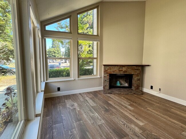 Foto del edificio - 7423 Fireweed Cir