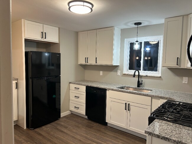 Foto del edificio - 214 Barbara Dr