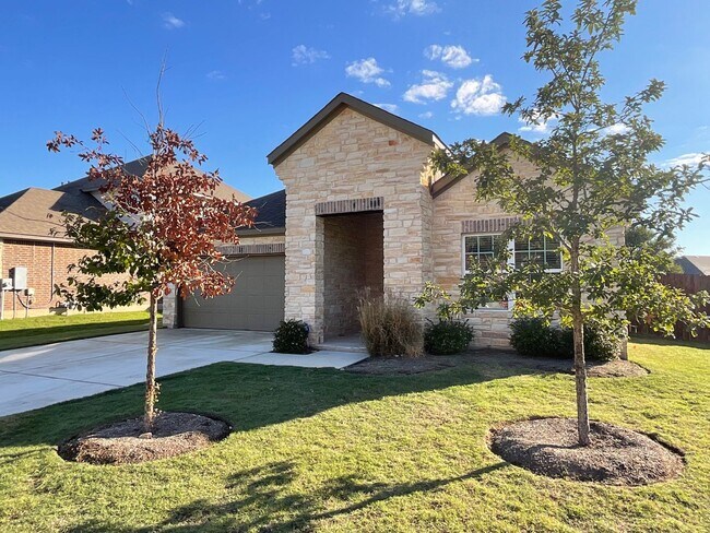 Building Photo - Available Now - Beautiful 3 Bedroom 2 Bath...