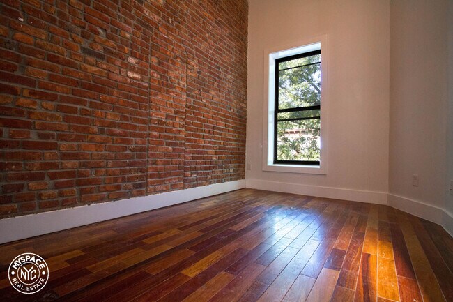 Building Photo - 436 Throop Ave