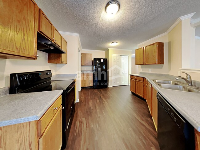 Building Photo - 8306 Becks Mill Lane