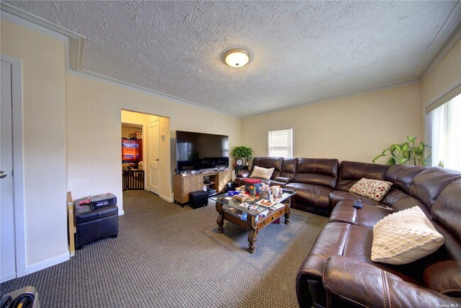 Building Photo - 1328 D St
