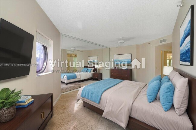 Foto del edificio - 3610 Yacht Club Dr