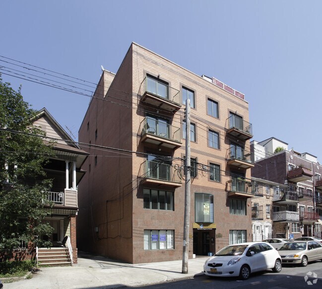 Building Photo - 1819 E 13th St