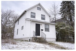 Building Photo - 298 Malleable St