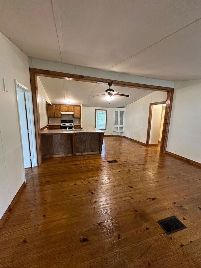 Building Photo - 9910 Farris Loop