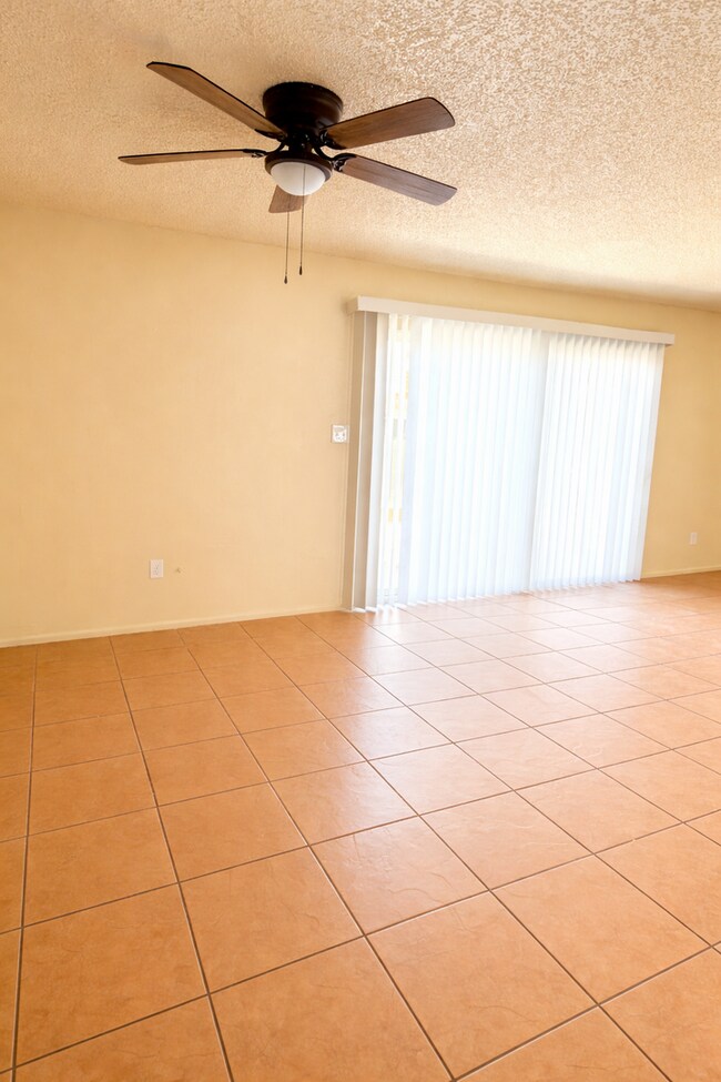 Building Photo - Triplex - Ave A