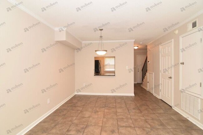 Building Photo - 2608 Coventry Rd